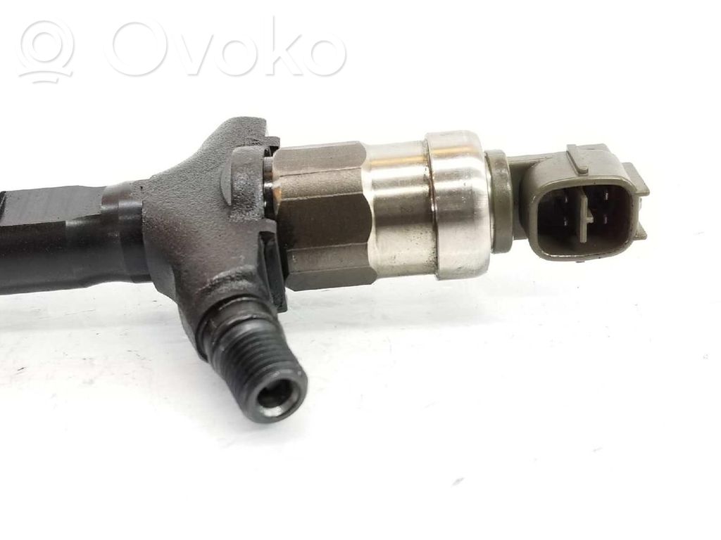 Opel Vectra C Wtryskiwacz paliwa 