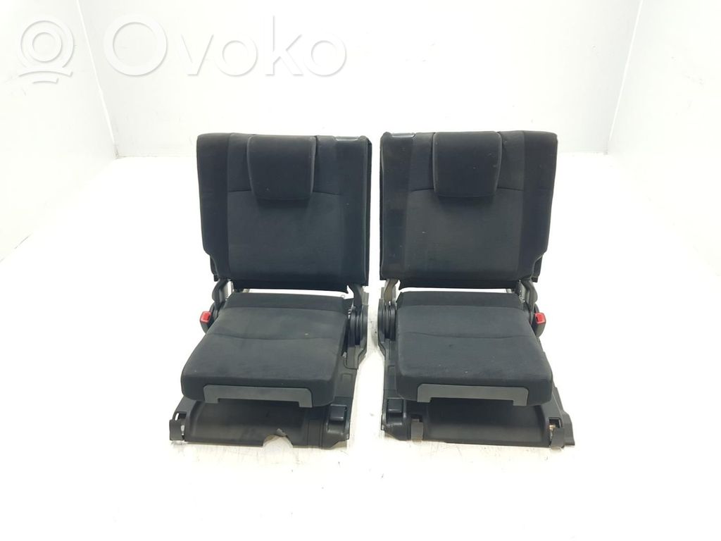 Toyota Land Cruiser (J150) Sièges de troisième rang