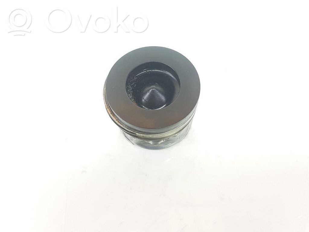 BMW 2 F45 Pistón 