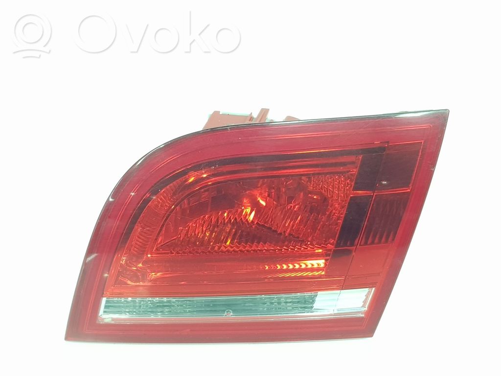 Audi A3 S3 8P Lampă spate în capacul portbagajului 