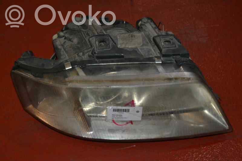 Audi A6 S6 C5 4B Phare frontale 