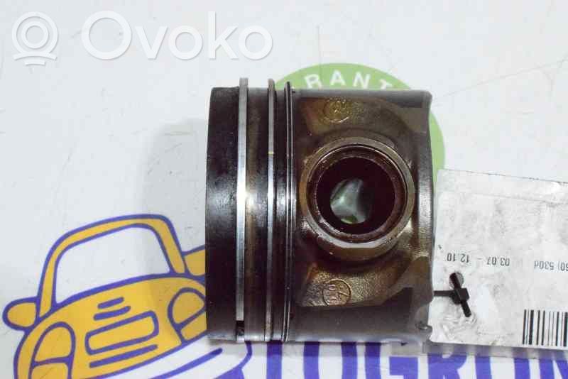 BMW 5 E39 Piston 