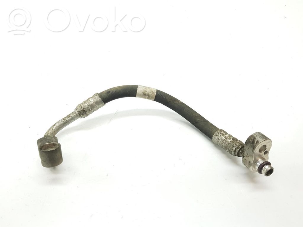 BMW 5 E39 Ilmastointilaitteen putki (A/C) 