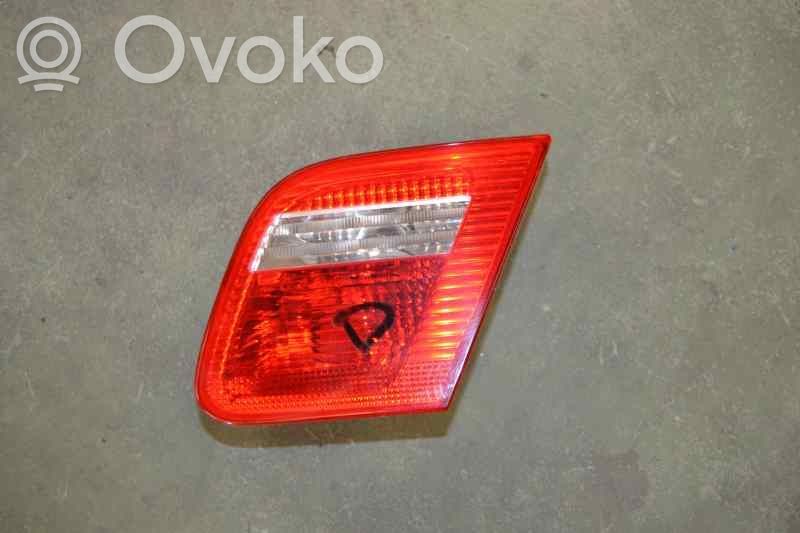 BMW 3 E46 Lampy tylnej klapy bagażnika 