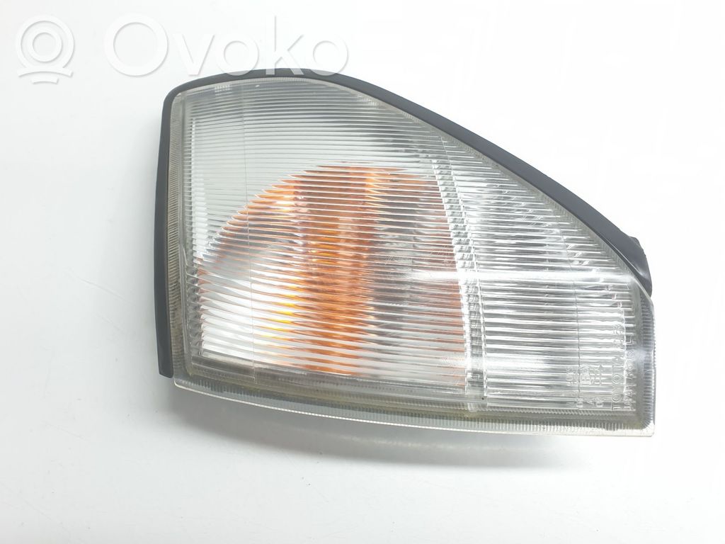 Toyota Land Cruiser (HDJ90) Lampa przednia 