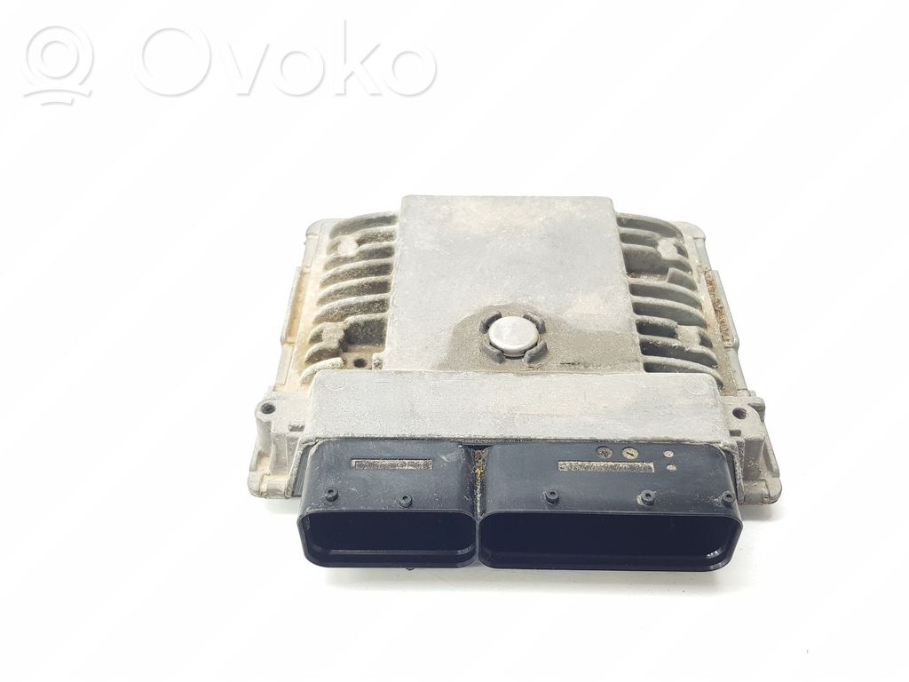 Volkswagen Golf VI Engine control unit/module 