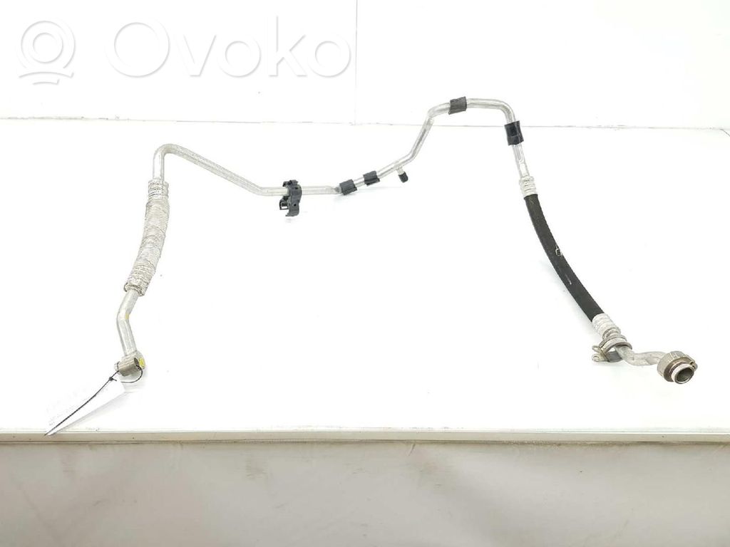 Ilmastointilaitteen putki (A/C)   3C0820743BT,3C0820743BT
