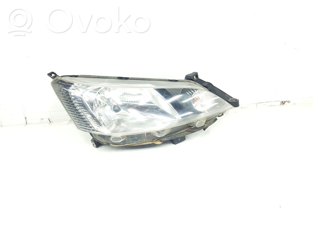 Nissan NV200 Lampa przednia 