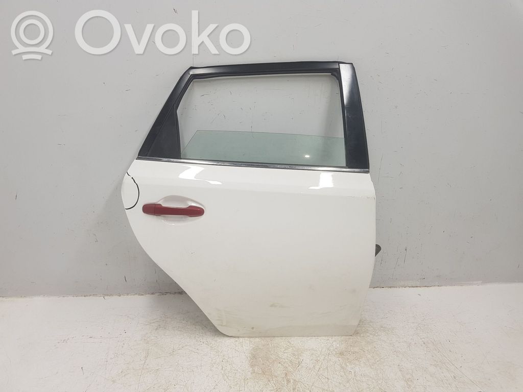 Toyota Auris E180 Puerta trasera 
