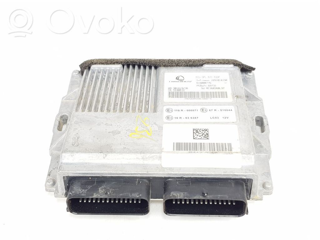 Dacia Sandero Engine control unit/module 
