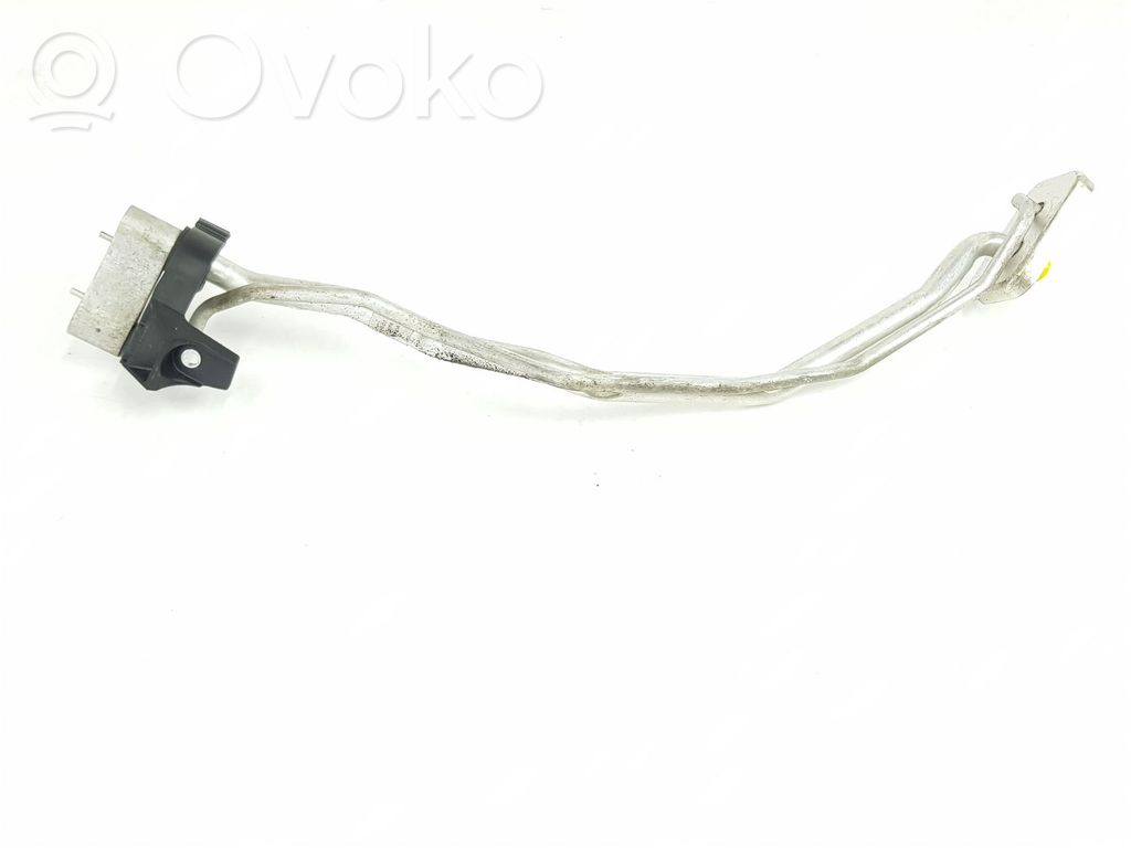 Ilmastointilaitteen putki (A/C)   6945725,64539271894