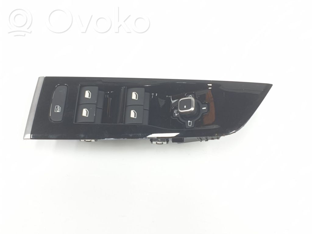 Opel Astra L Przyciski szyb 