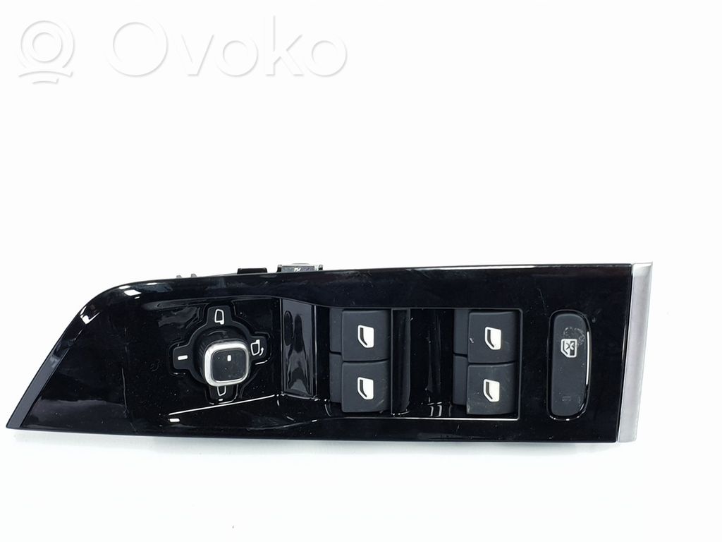 Opel Astra L Przyciski szyb 