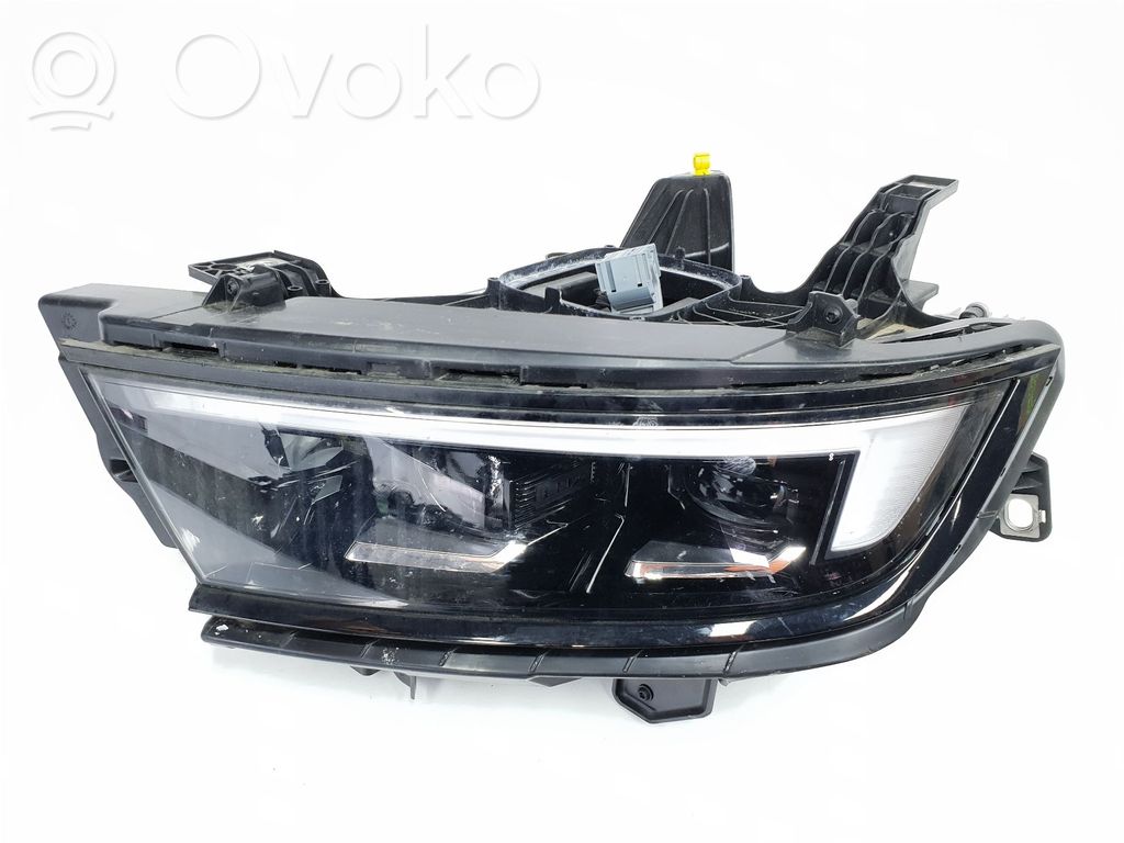 Opel Astra L Lampa przednia 