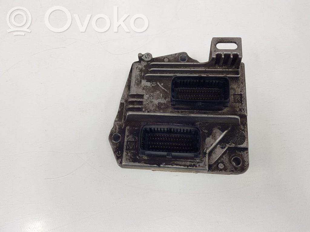 Opel Astra H Unidad de control/módulo del motor 