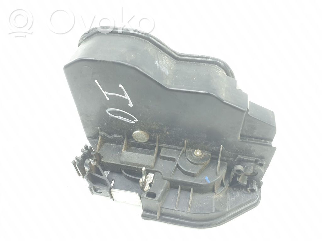 BMW 5 F10 F11 Zamek drzwi przednich 