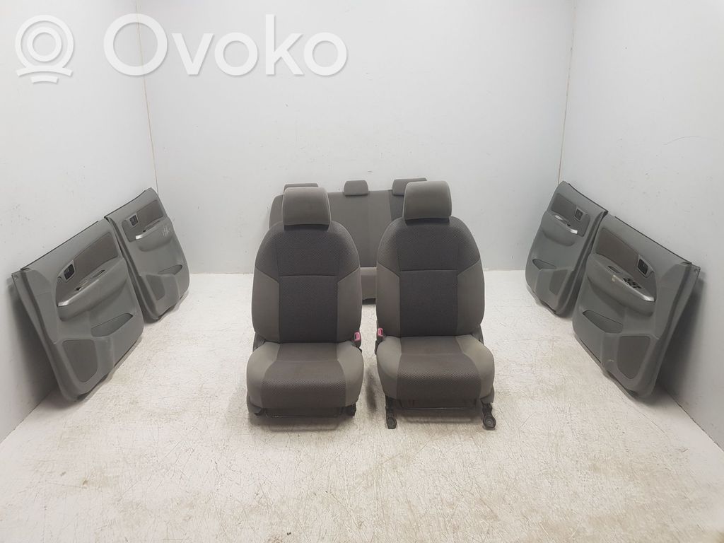 Toyota Hilux (AN10, AN20, AN30) Fotele / Kanapa / Komplet