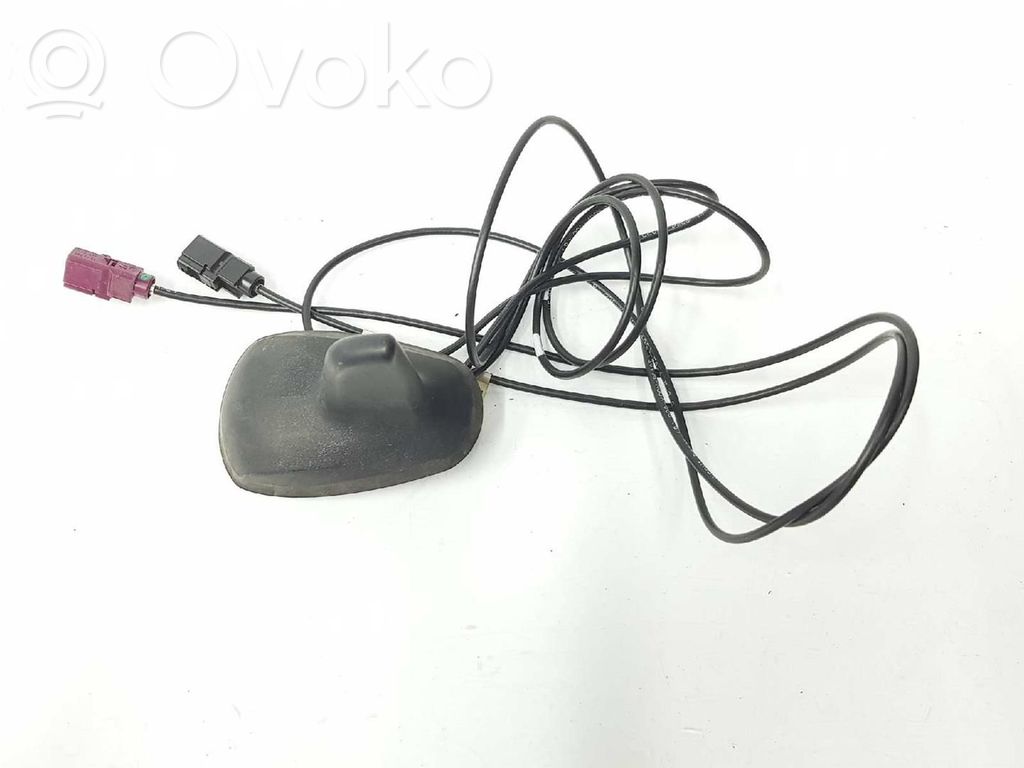 Mercedes-Benz C W204 GPS-pystyantenni 