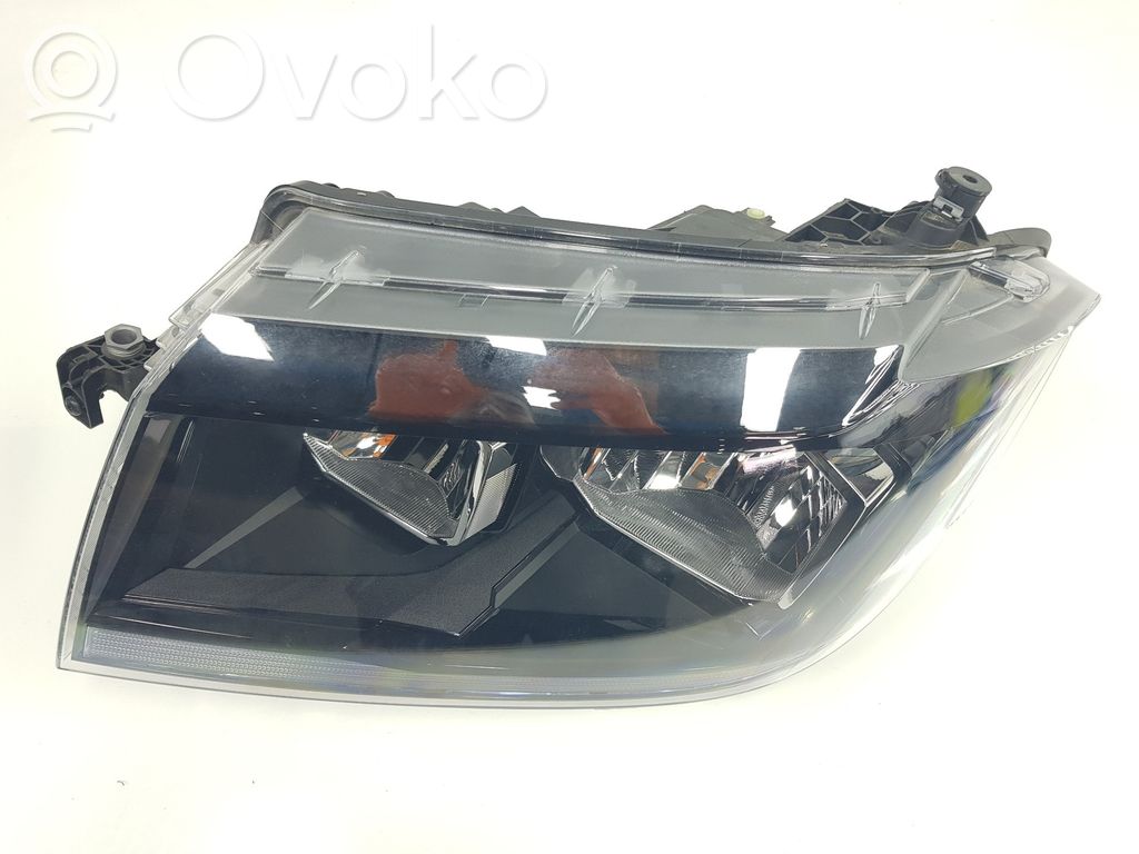 Volkswagen Crafter Lampa przednia 