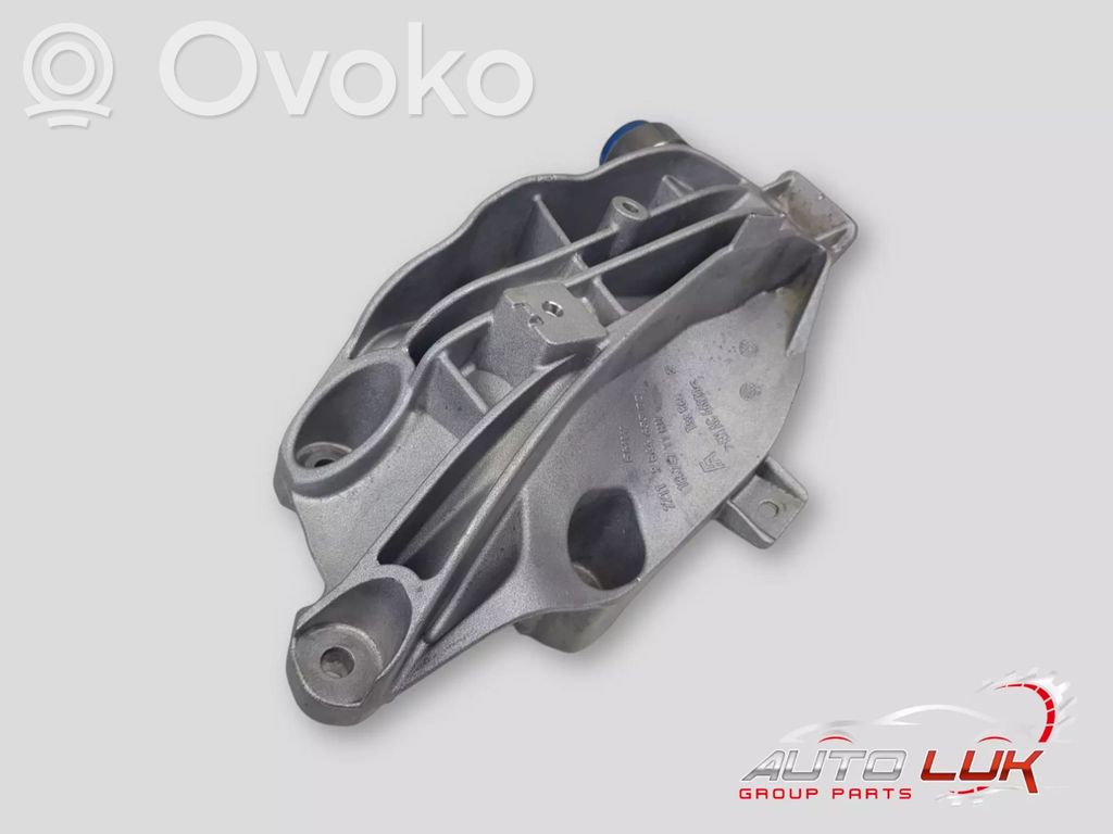 Engine mount bracket