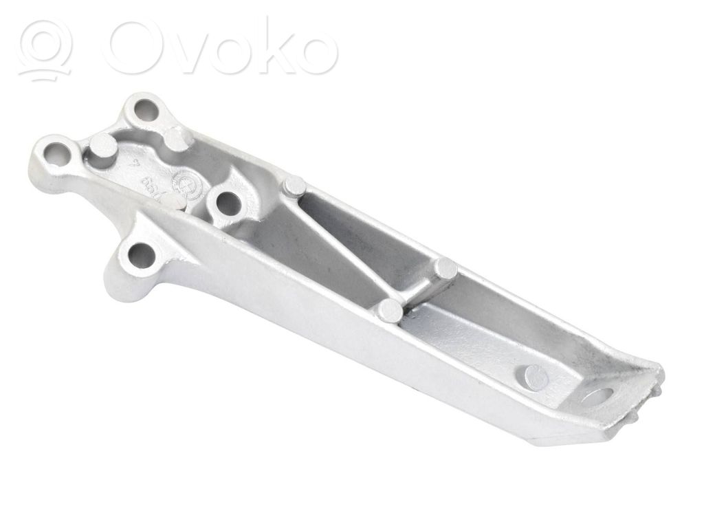 BMW 3 E30 Engine mounting bracket 