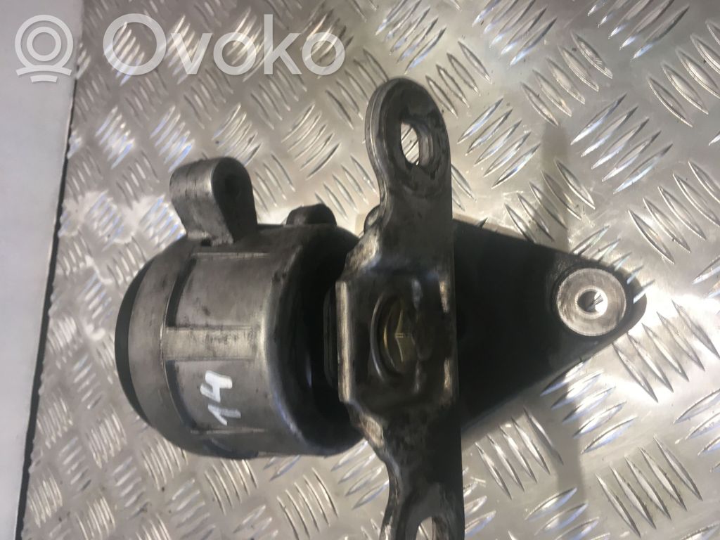 Ford Mondeo Mk III Engine mount bracket 
