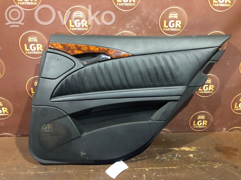 Mercedes-Benz E W211 Boczki / Poszycie drzwi tylnych 