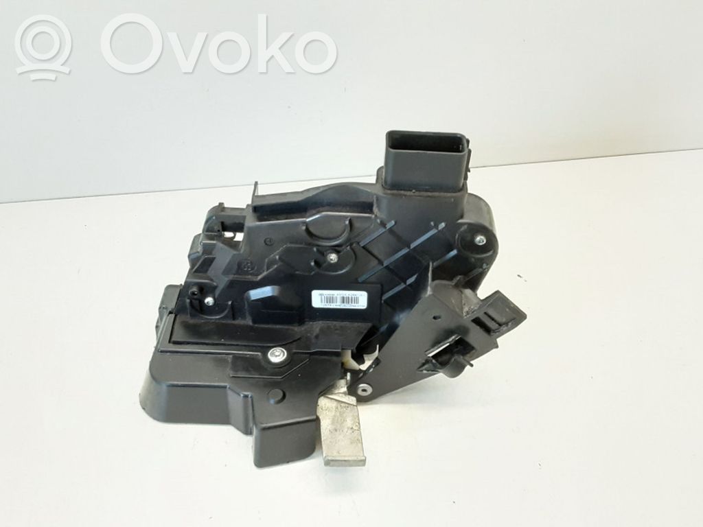 Ford Focus Aizmugurē slēdzene 