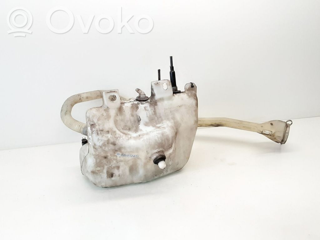 BMW 5 E39 Logu šķidruma tvertne 