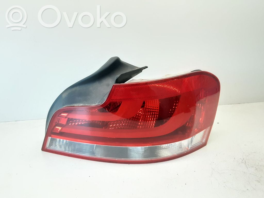 BMW 1 F20 F21 Aizmugurējais lukturis virsbūvē 