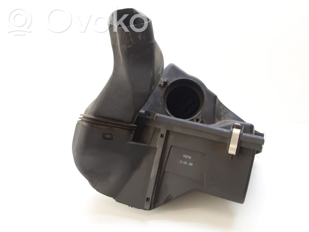 BMW 1 E81 E87 Air filter box 