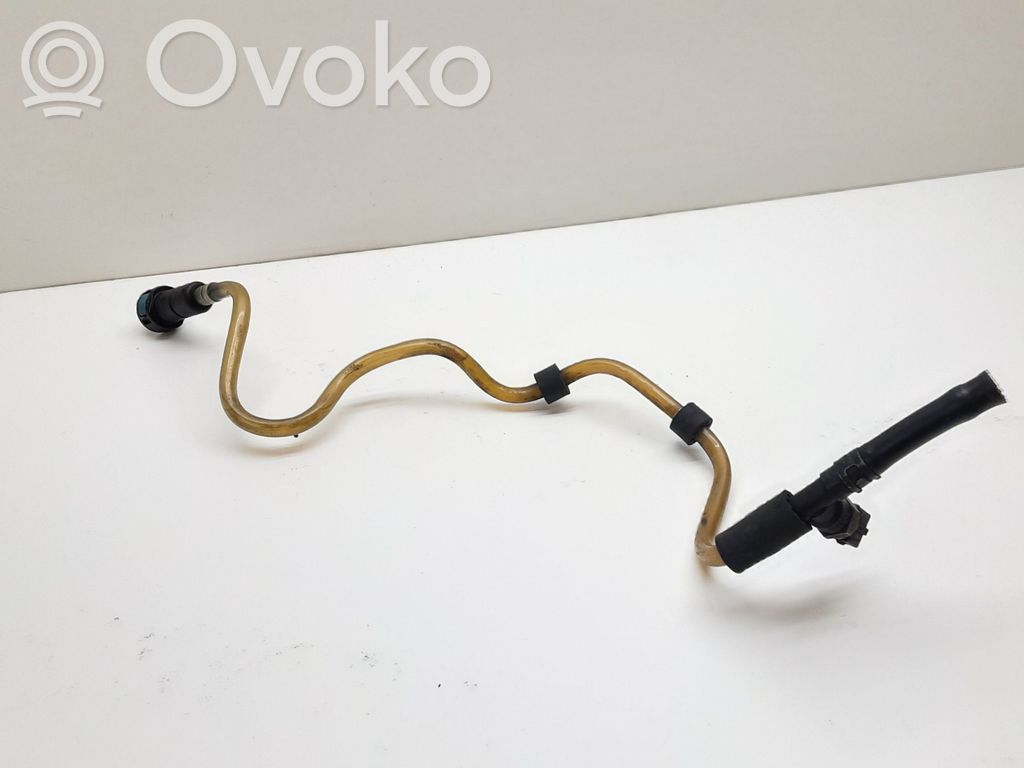 BMW 1 E81 E87 Polttoaineputken letku 