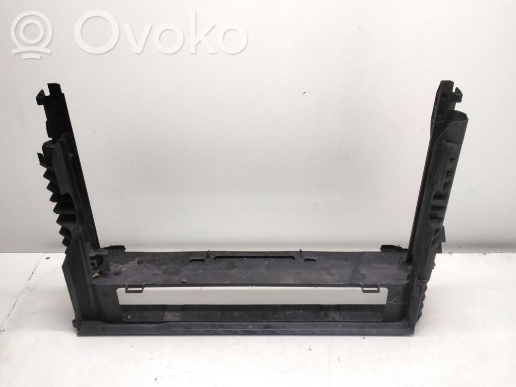 BMW 5 E60 E61 Radiatoru panelis 