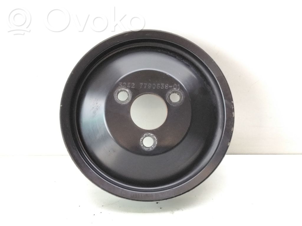 BMW 5 E60 E61 Vairo stiprintuvo siurblio skriemulys 