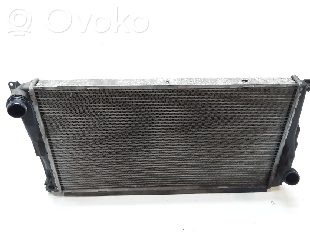 BMW 1 E81 E87 Aušinimo skysčio radiatorius 