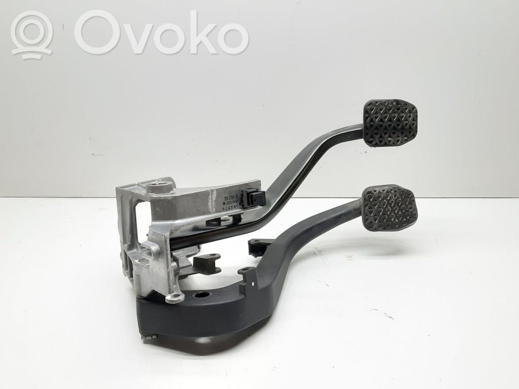 BMW 3 E90 E91 Pedal assembly 