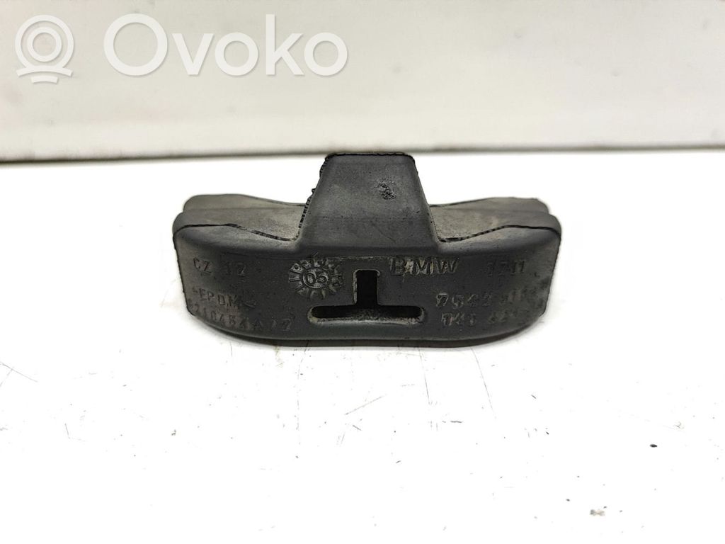 BMW 5 E60 E61 Radiator mount bracket 