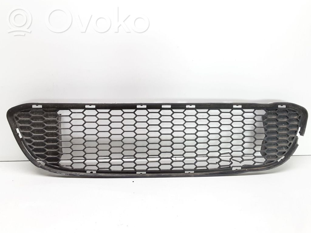 BMW 1 E82 E88 Front bumper lower grill 