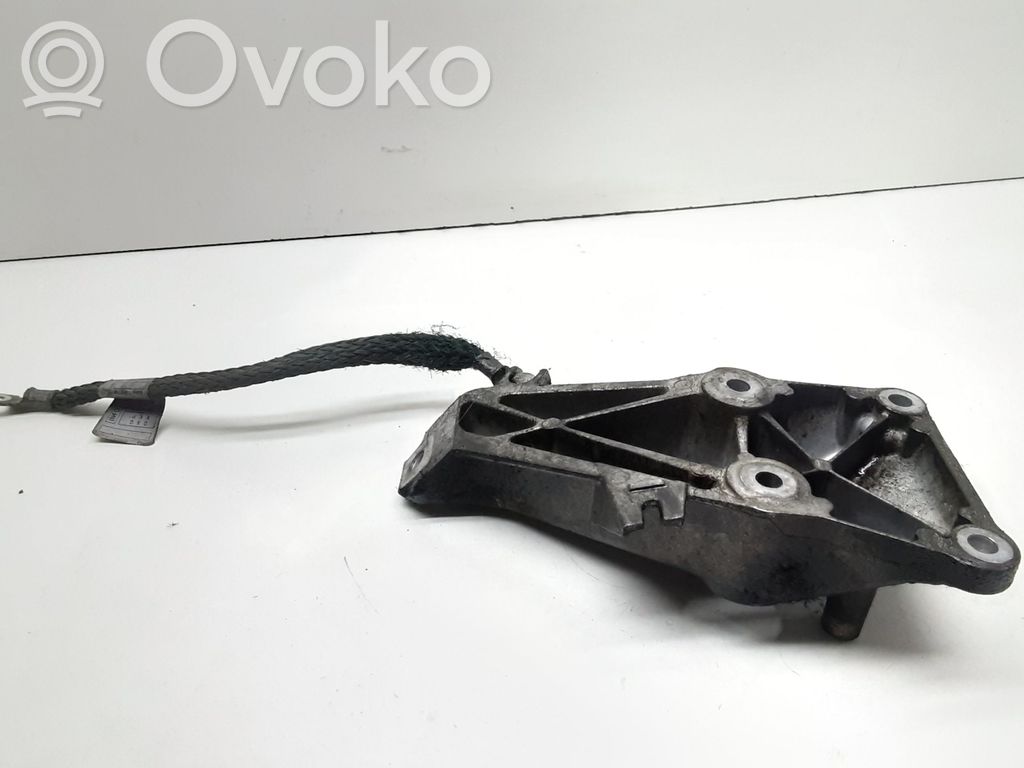 BMW 3 E90 E91 Engine mounting bracket 