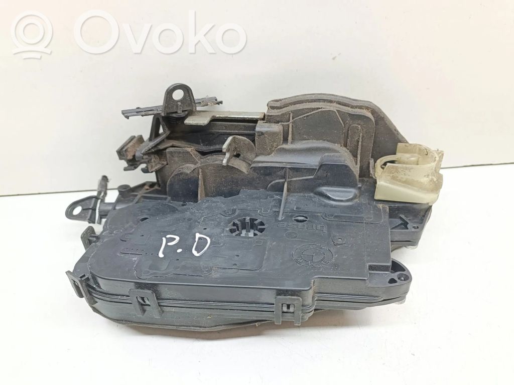 Front door lock   7059968