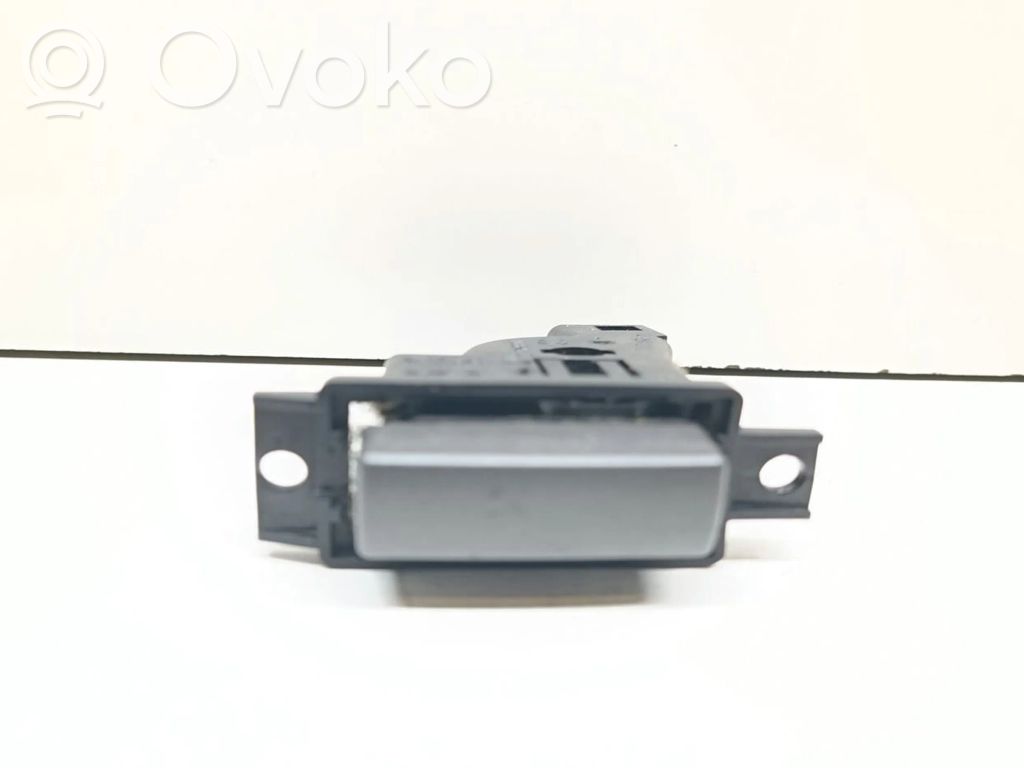 BMW 7 E65 E66 Glove box opening button 