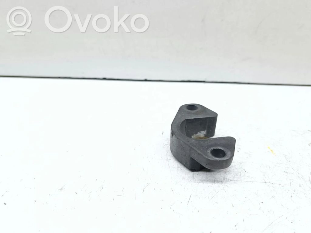 Abrazadera del inyector de combustible
