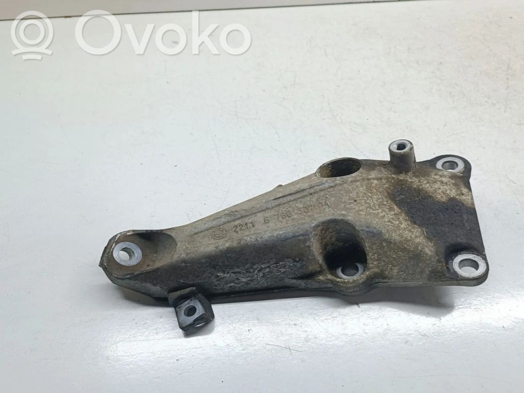 BMW 3 E90 E91 Engine mounting bracket 