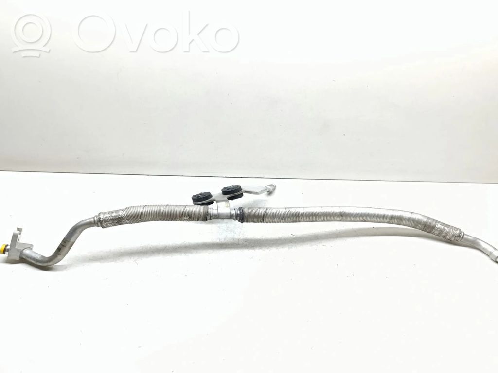 BMW 5 E60 E61 Ilmastointilaitteen putki (A/C) 