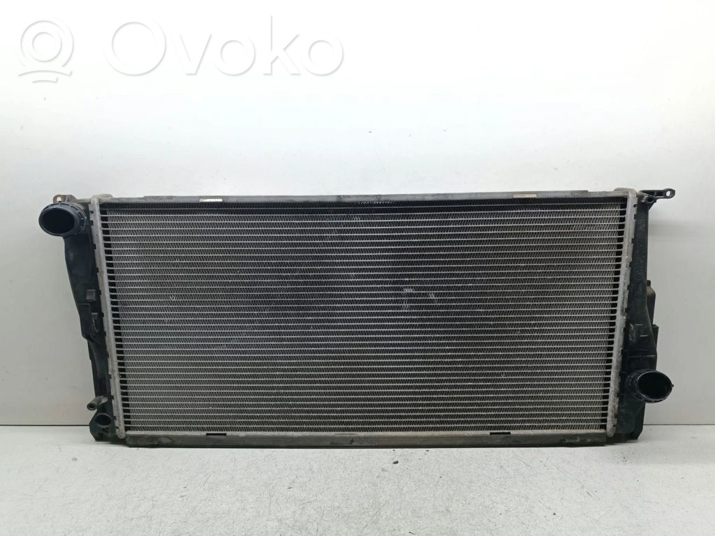 BMW 1 E82 E88 Dzesēšanas šķidruma radiators 