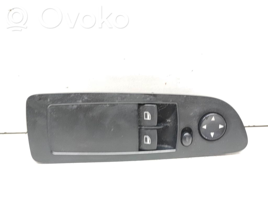 BMW 1 E82 E88 Electric window control switch 
