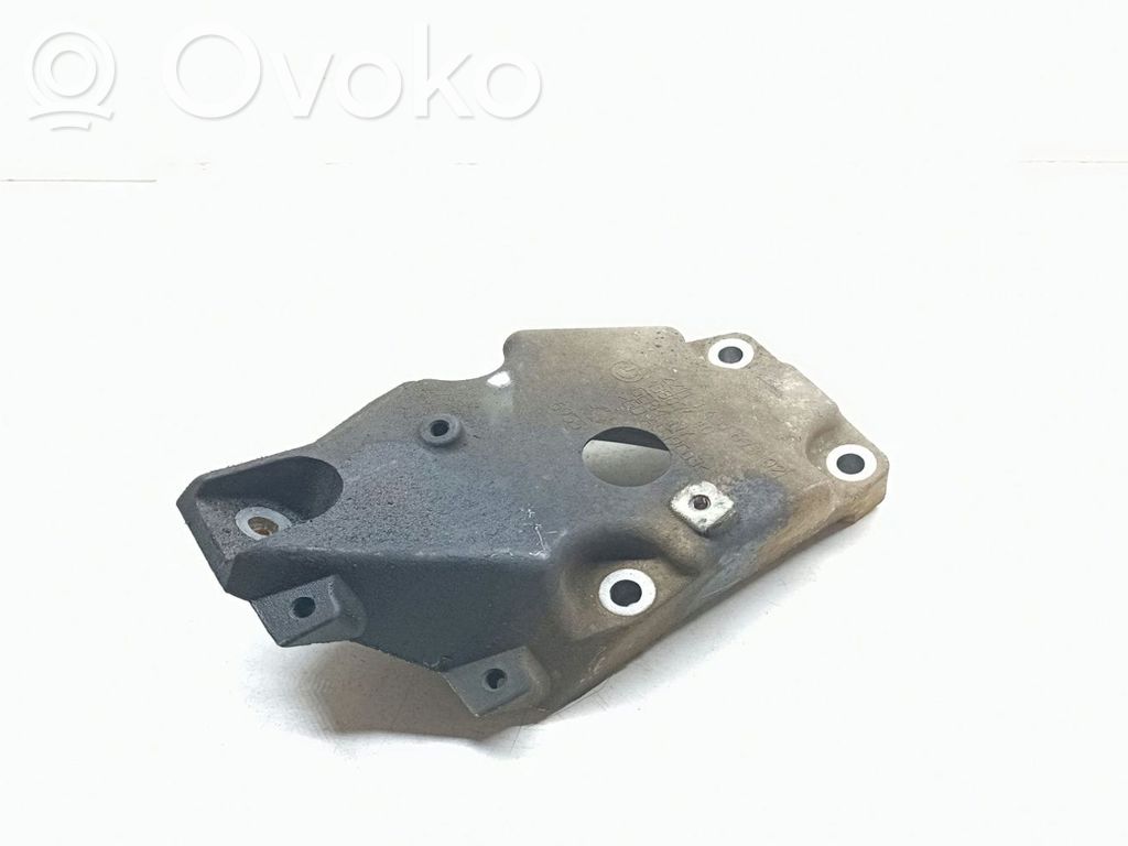 BMW X3 E83 Engine mounting bracket 