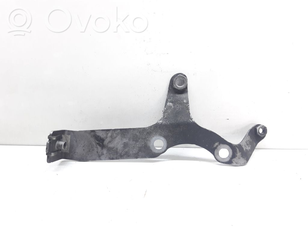 BMW 5 E60 E61 Ohjaustehostimen pumpun kannake 