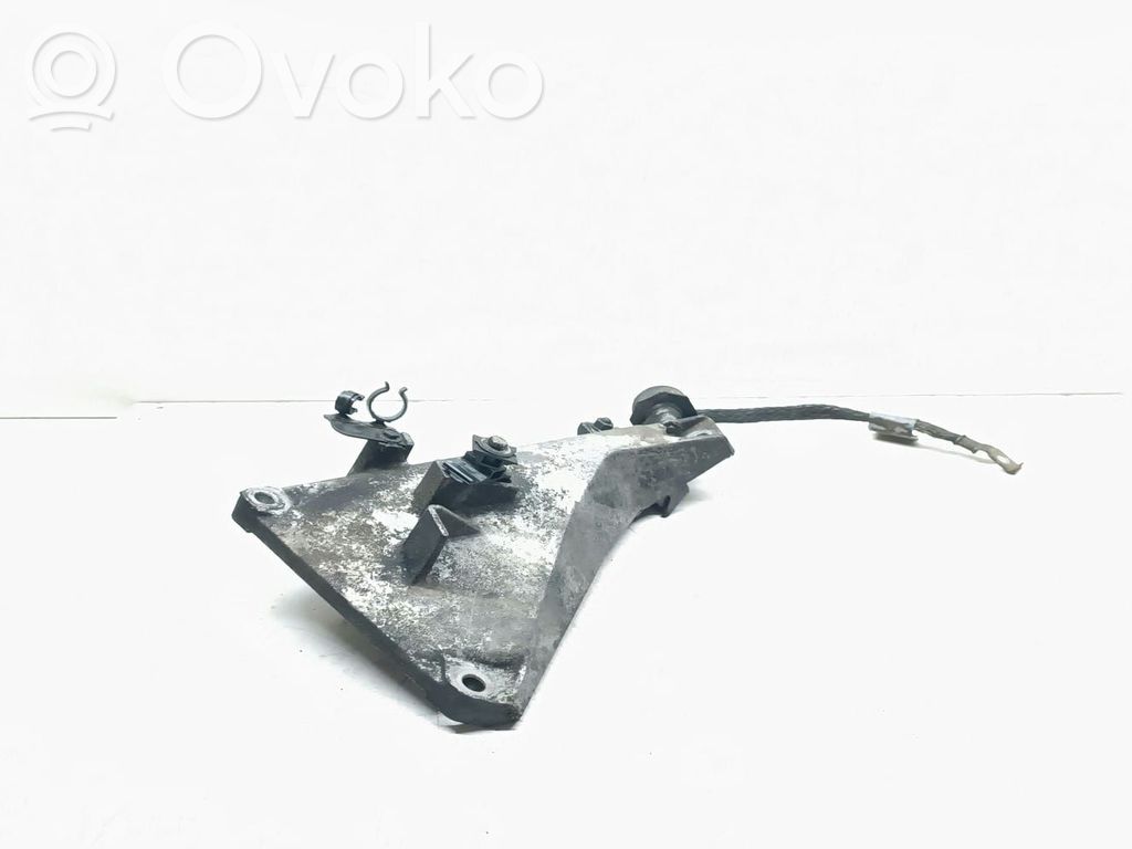 BMW 3 E90 E91 Engine mounting bracket 