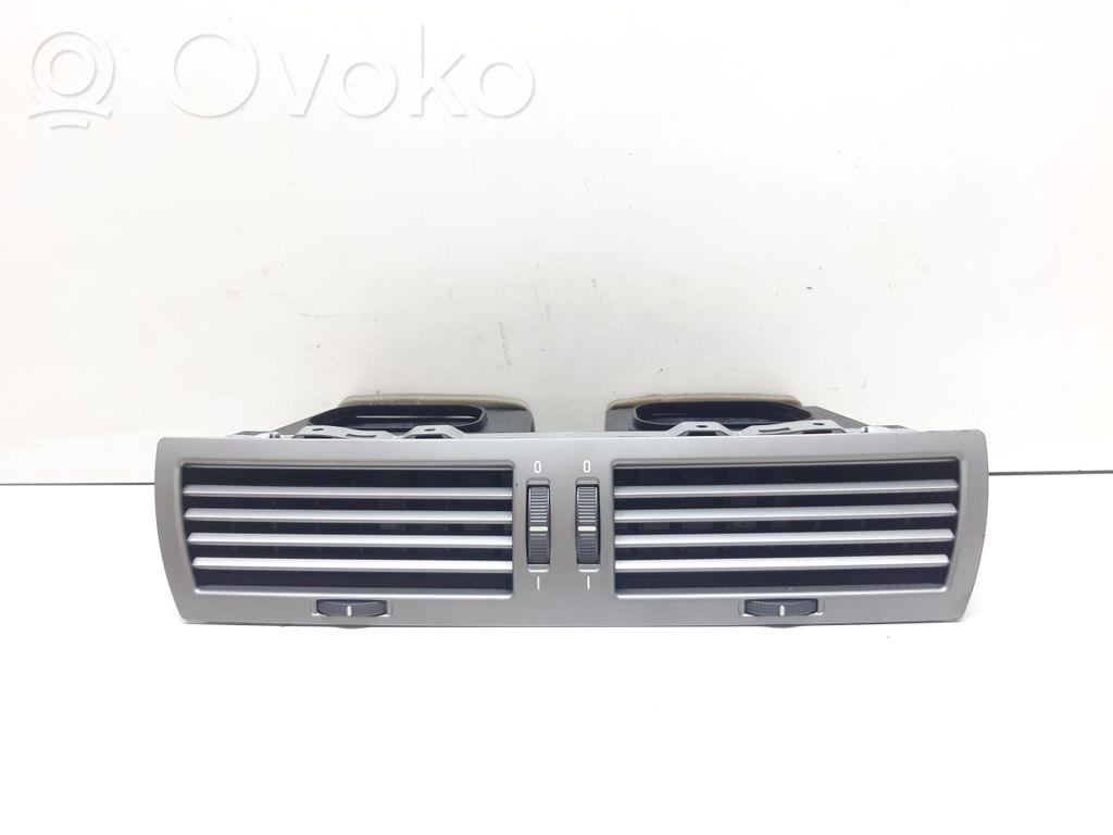 BMW 7 E65 E66 Centrinės oro grotelės 